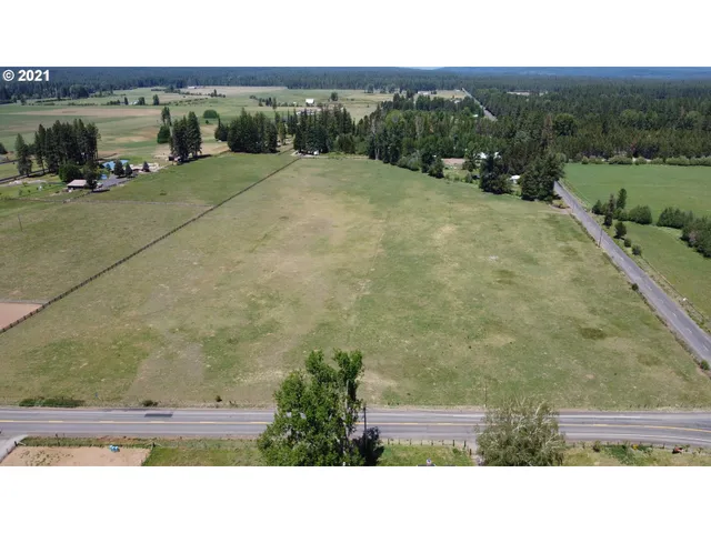 a view of outdoor space and city view