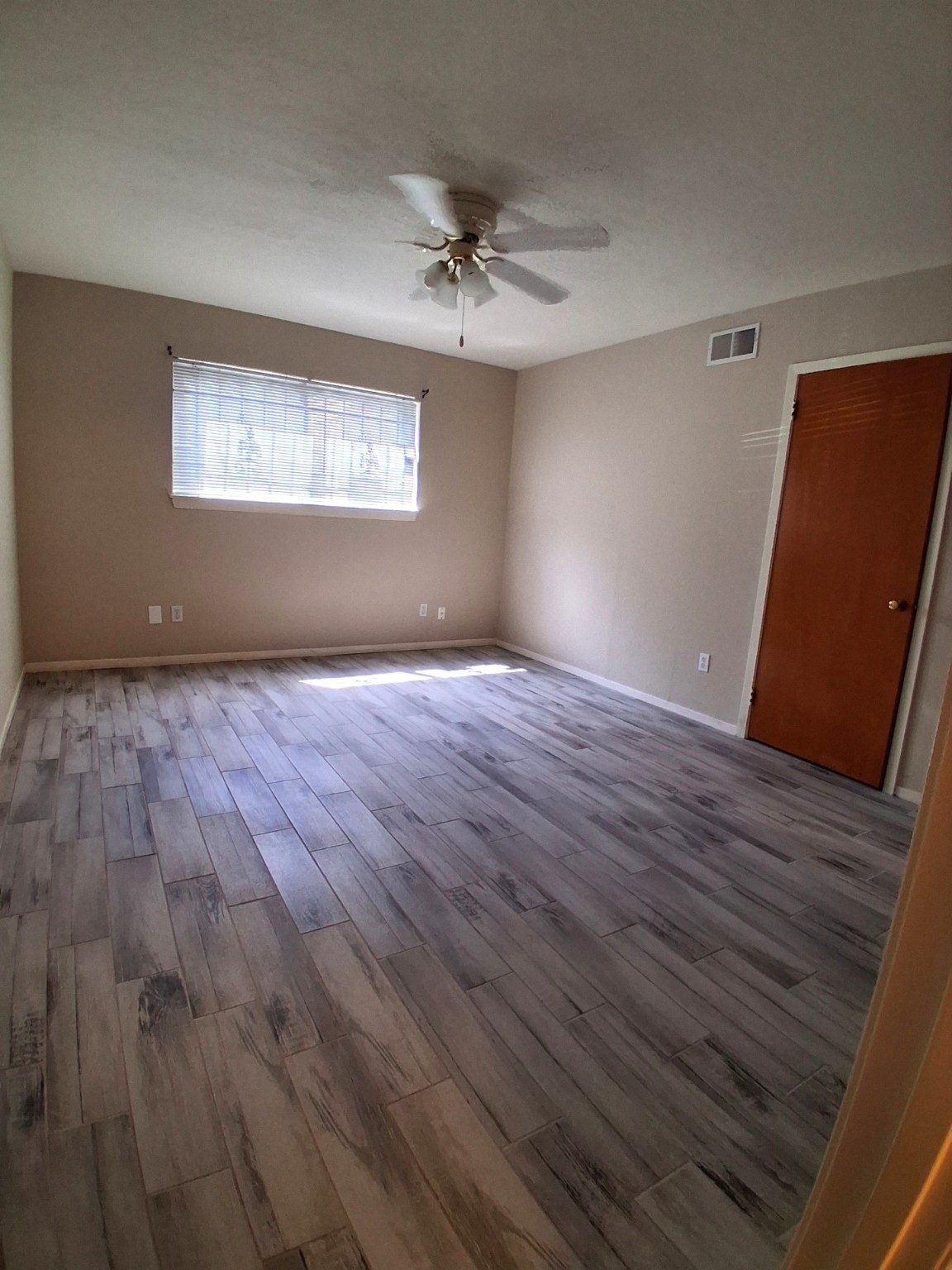 7205 Beechnut Street, Unit A Houston, TX 77074 - Photo 6 of 10