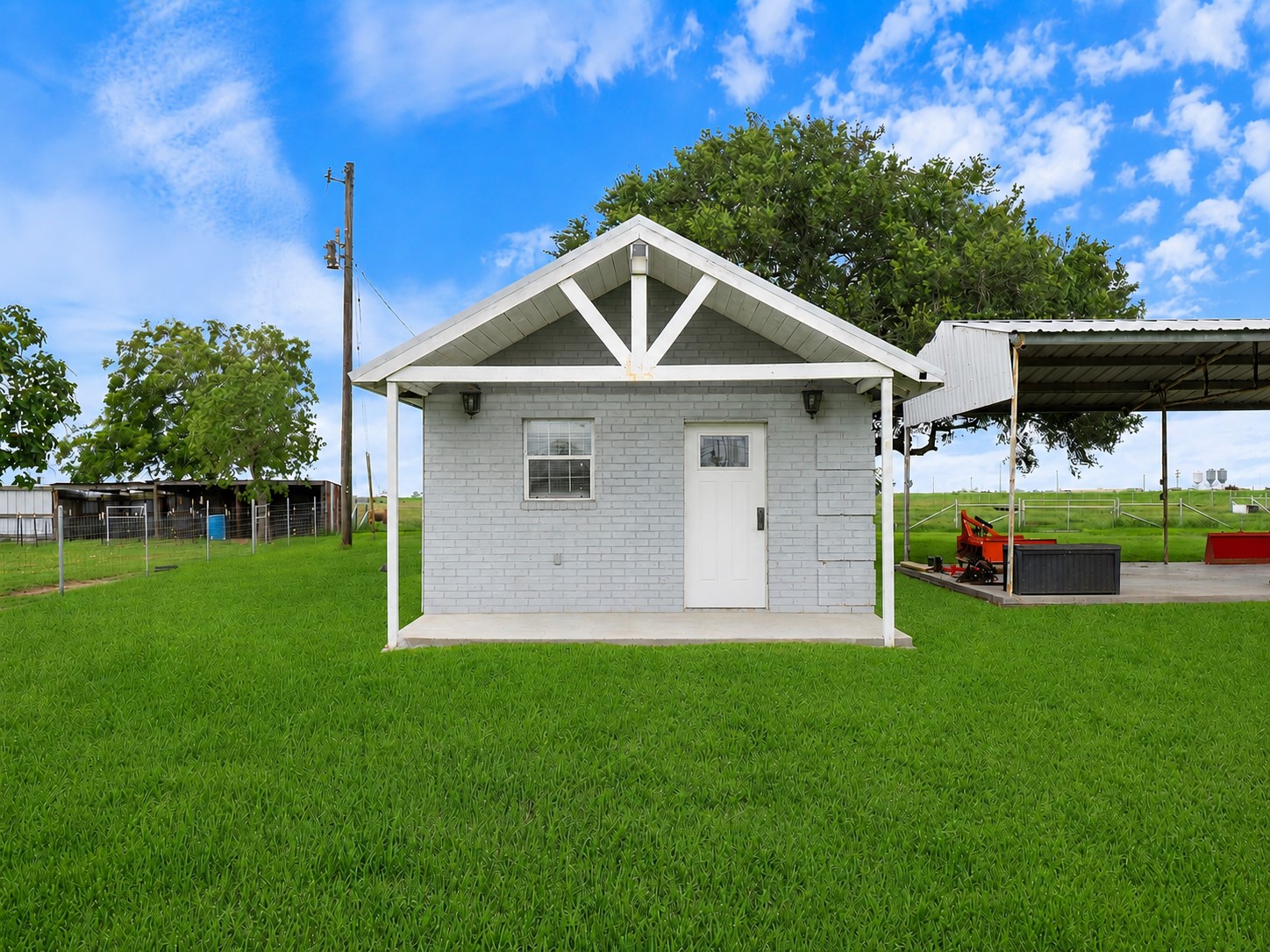 11301 South FM 441 Road El Campo, TX 77437 - Photo 21 of 32 The beautifully appointed guest house is perfect for multigenerational living .
