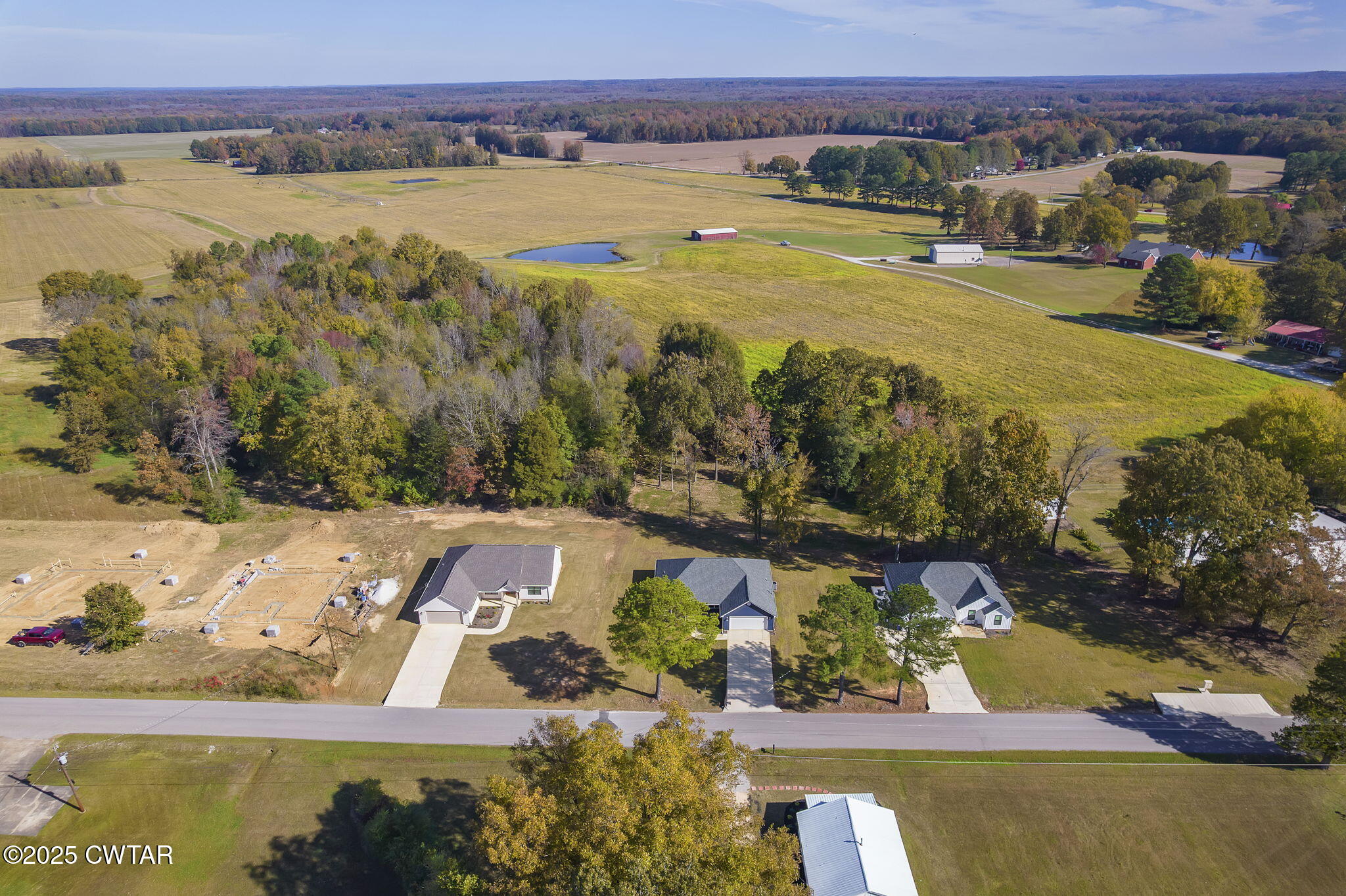 448 Old Jackson Road Henderson, TN 38340 - Photo 20 of 32 a view of a city with an ocean