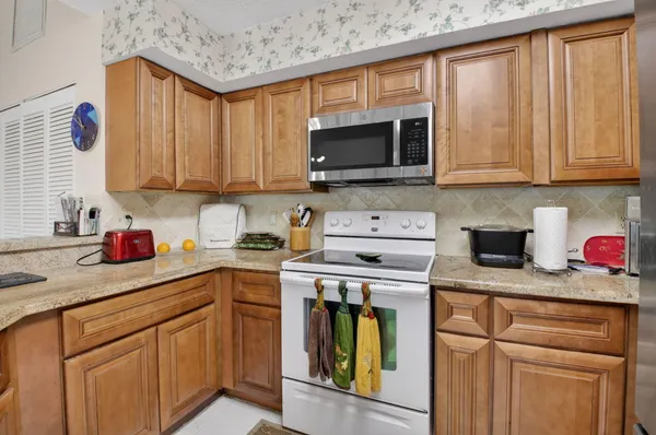 $397,500 | 4790 Brighton Lakes Boulevard, Boynton Beach, FL 33436