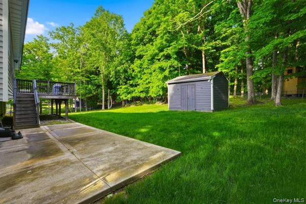 31 Laura Road Monroe, NY 10950 - Photo 37 of 39 a view of a backyard with a garden