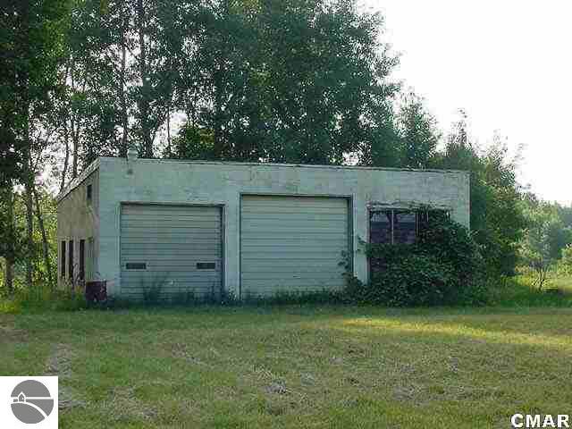 5234 Northwest County Line Road Remus, MI 49340 - Photo 4 of 16 1772174-3.JPG