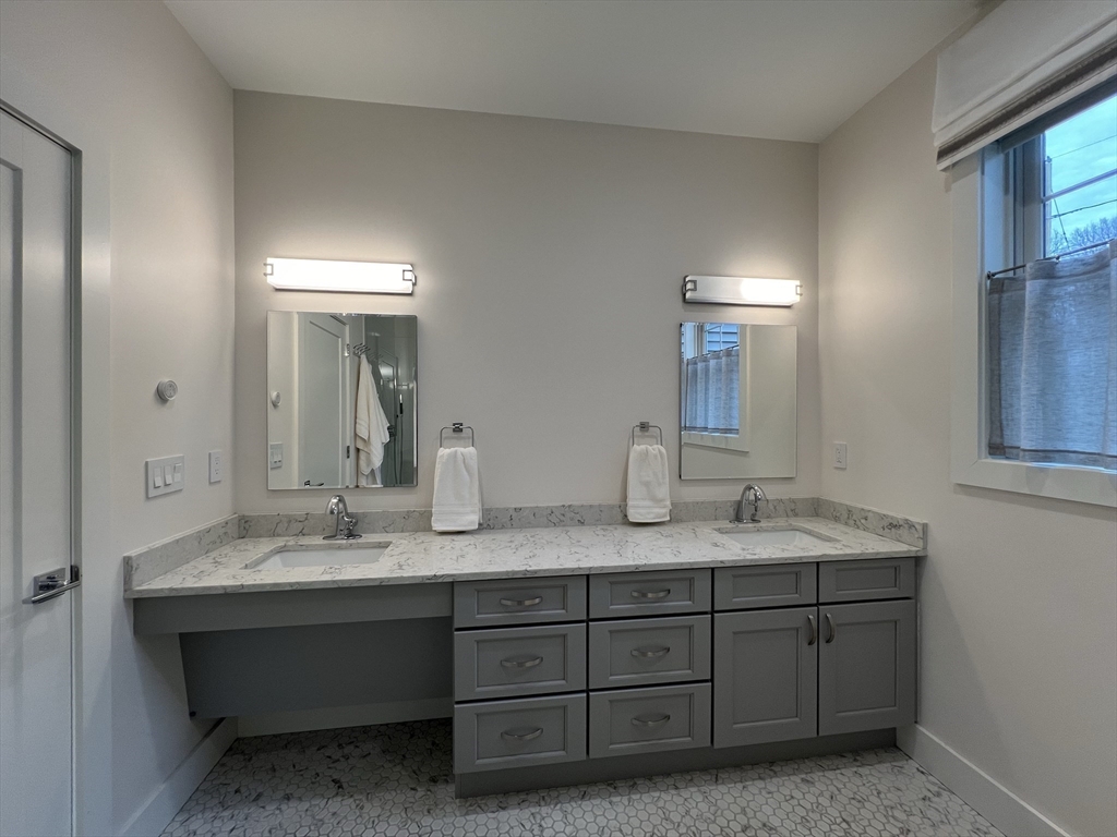 68 Tallyho Drive Springfield, MA 01118 - Photo 13 of 21
