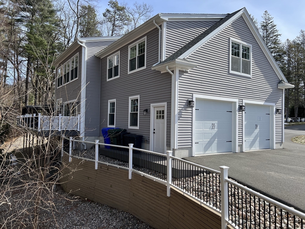 68 Tallyho Drive Springfield, MA 01118 - Photo 2 of 21