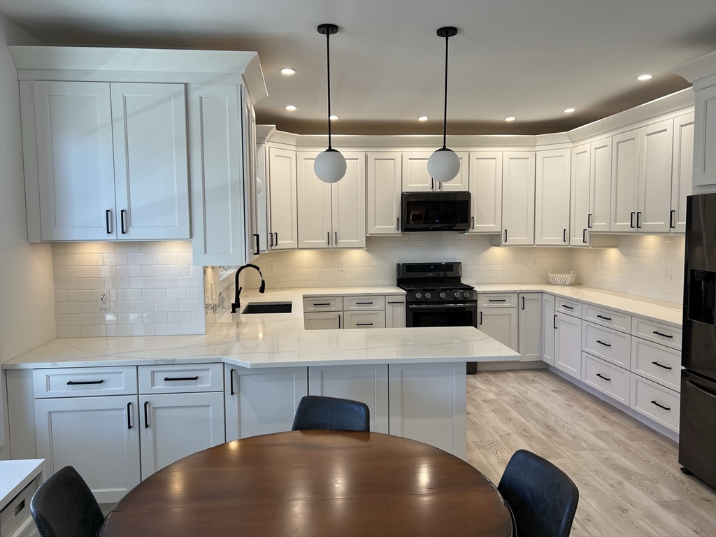 68 Tallyho Drive Springfield, MA 01118 - Photo 9 of 21