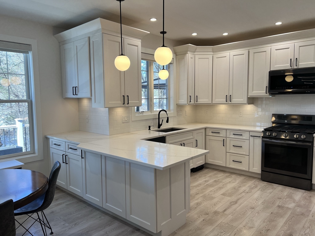 68 Tallyho Drive Springfield, MA 01118 - Photo 10 of 21