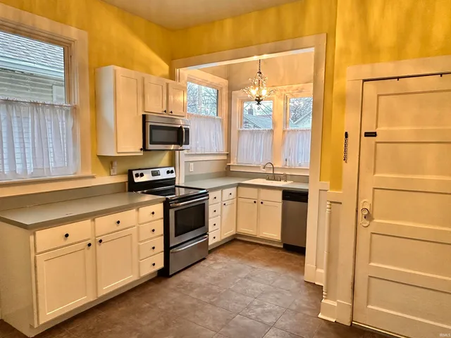 $159,000 | 868 Bellemeade Avenue, Evansville, IN 47713