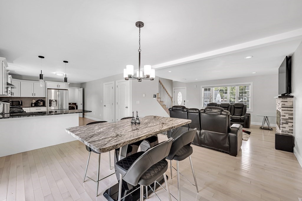 46 Mount Vernon Road Chicopee, MA 01013 - Photo 6 of 32 Gallery Image 6