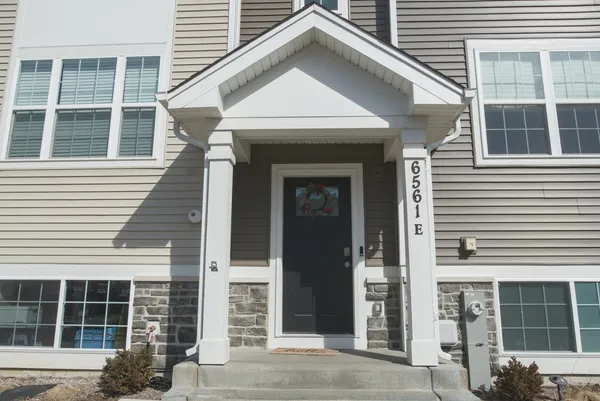 $2,450 | 6561 Sassafras Way, Unit E, Wonder Lake, IL 60097