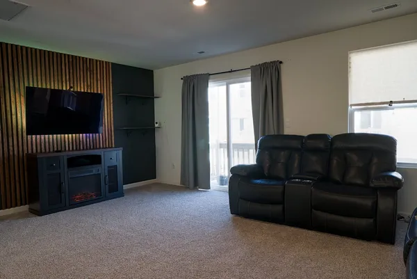 $2,450 | 6561 Sassafras Way, Unit E, Wonder Lake, IL 60097
