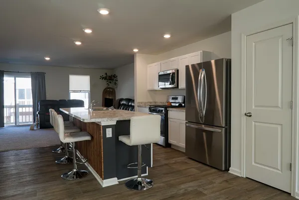 $2,450 | 6561 Sassafras Way, Unit E, Wonder Lake, IL 60097