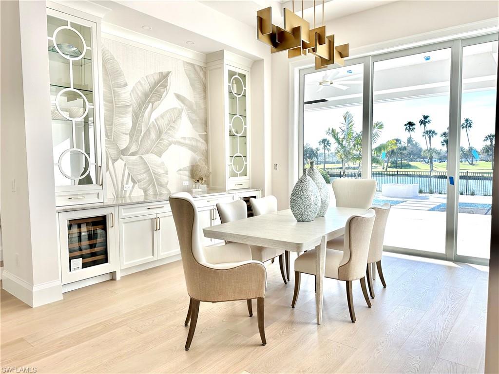 809 Wedge Drive Naples, FL 34103 - Photo 2 of 32 Dining area