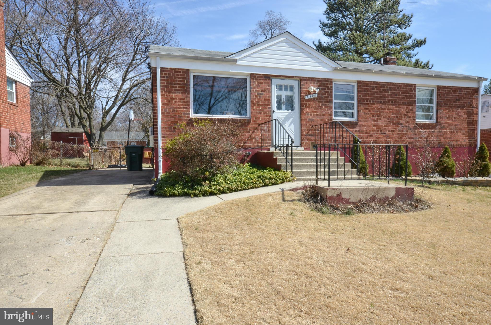 11805 Rocking Horse Road Rockville, MD 20852 - Photo 2 of 29 Driveway