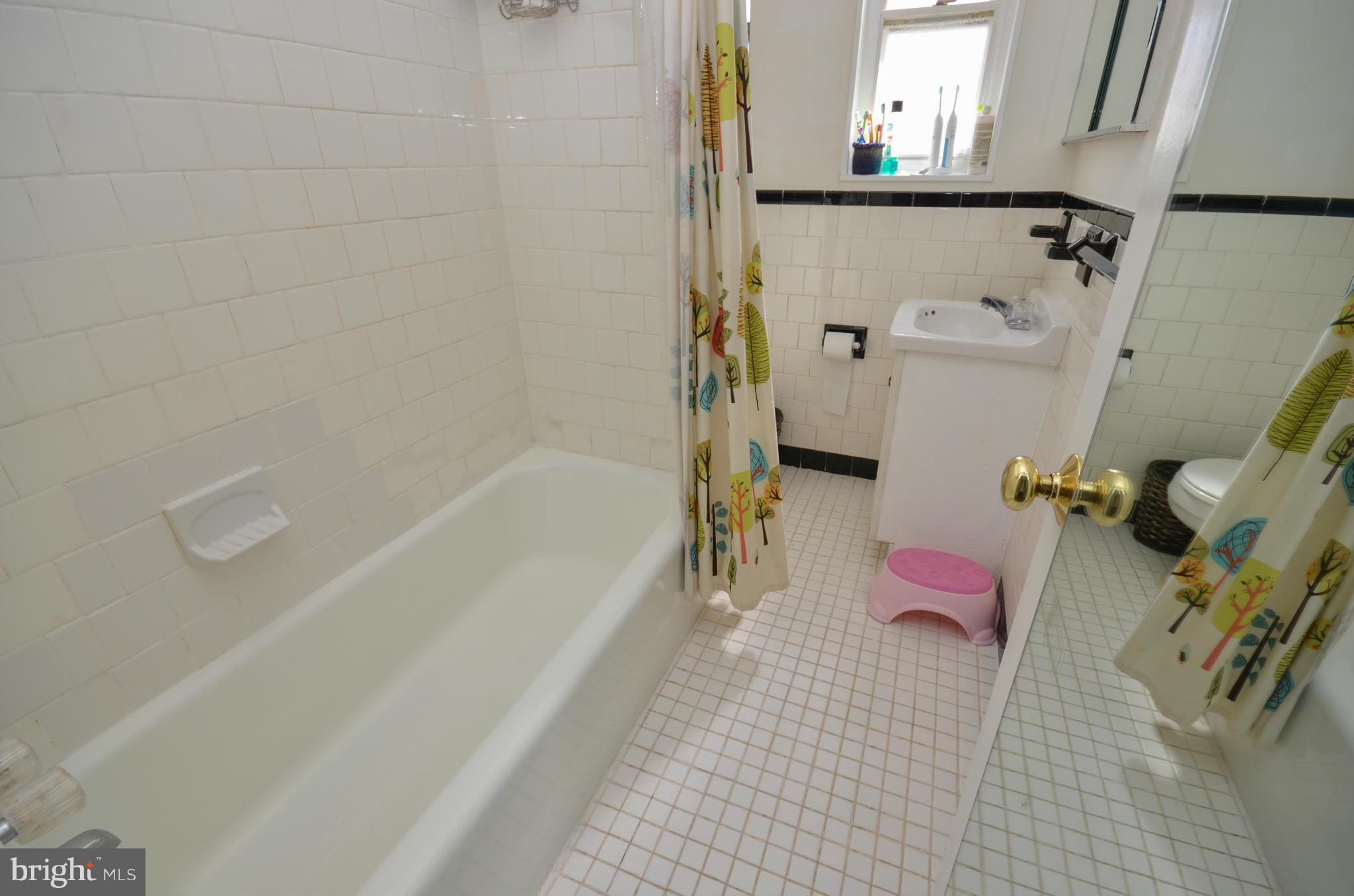 11805 Rocking Horse Road Rockville, MD 20852 - Photo 14 of 29 Bath