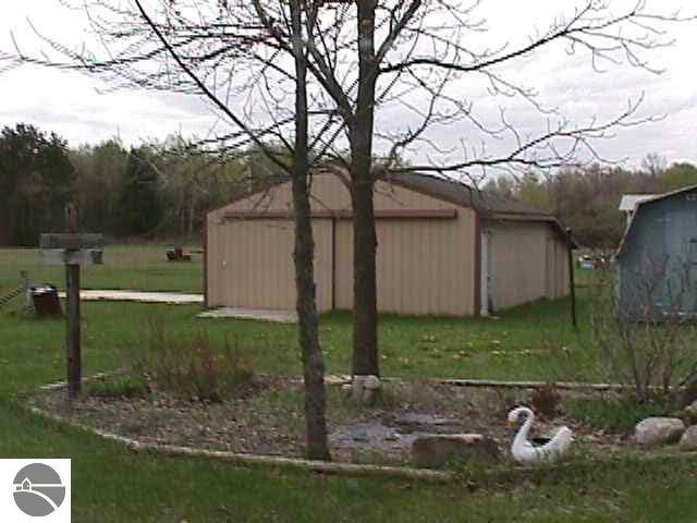 2101 South School Road Sterling, MI 48659 - Photo 8 of 9 1782675-7.JPG