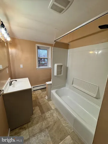 $1,900 | 11 South 3rd Street, Telford, PA 18969