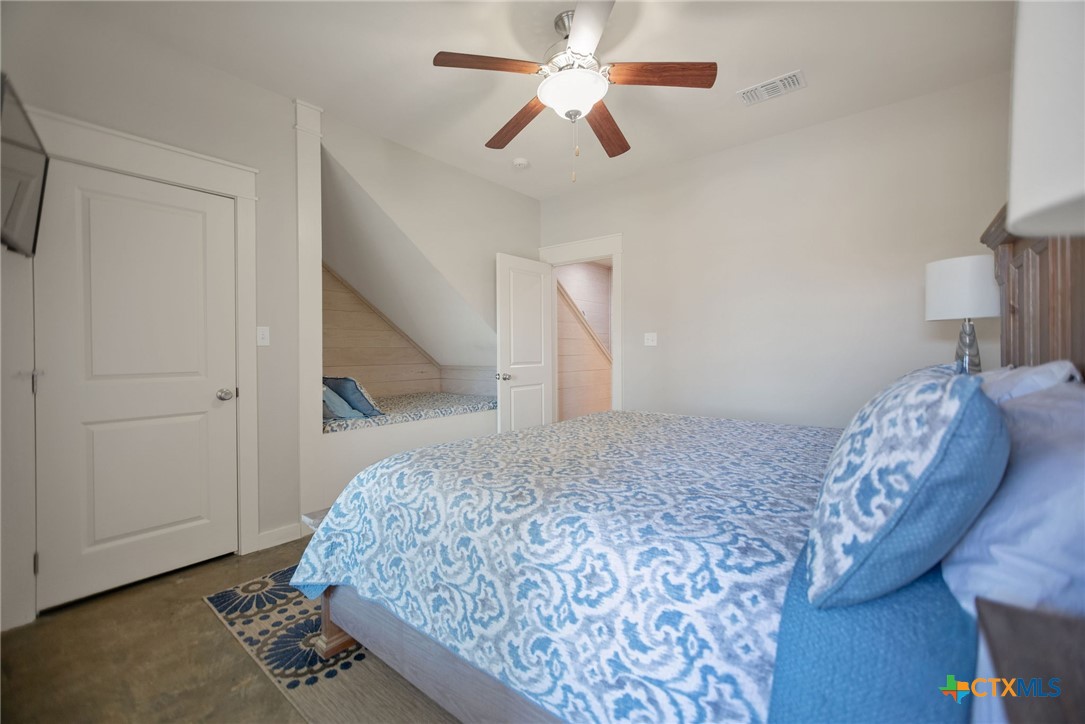 507 South 7th Street Port O'Connor, TX 77982 - Photo 14 of 44