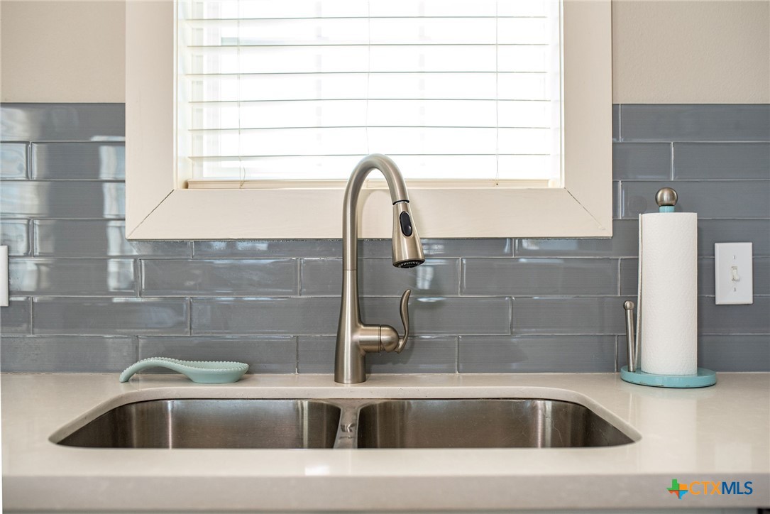 507 South 7th Street Port O'Connor, TX 77982 - Photo 27 of 44