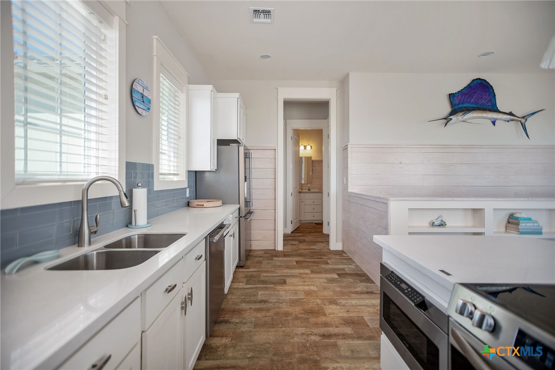 507 South 7th Street Port O'Connor, TX 77982 - Photo 28 of 44