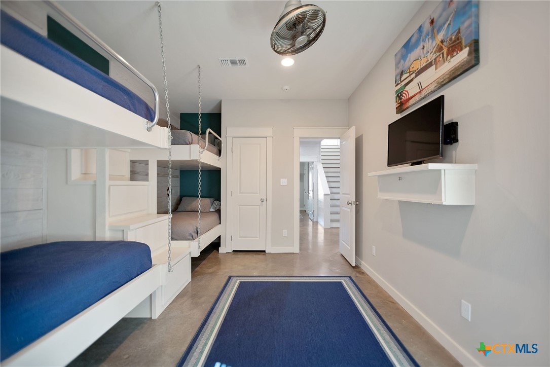 507 South 7th Street Port O'Connor, TX 77982 - Photo 9 of 44