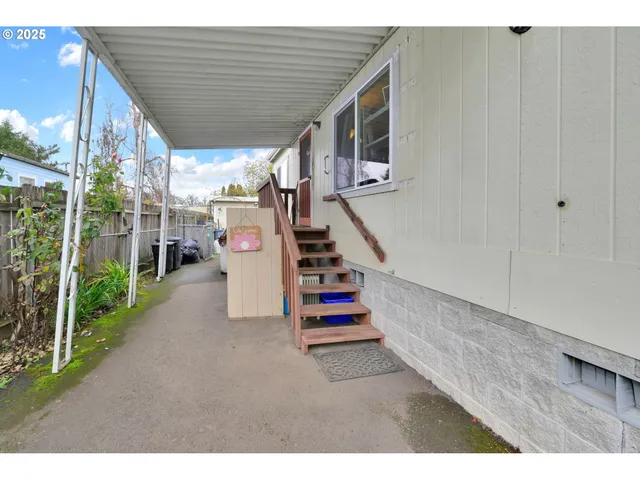 a view of entryway with stairs