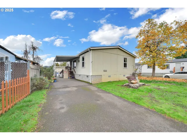 $325,000 | 34185 El Roble Avenue, Eugene, OR 97405