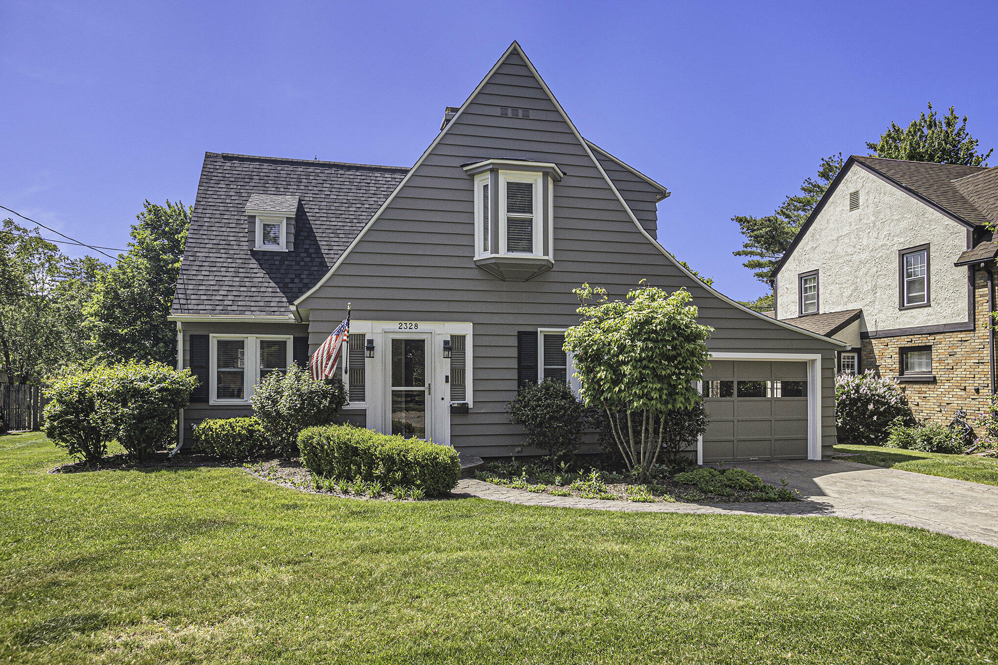 2328 Tipperary Road Kalamazoo, MI 49008 - Photo 1 of 25 002_eosr0131