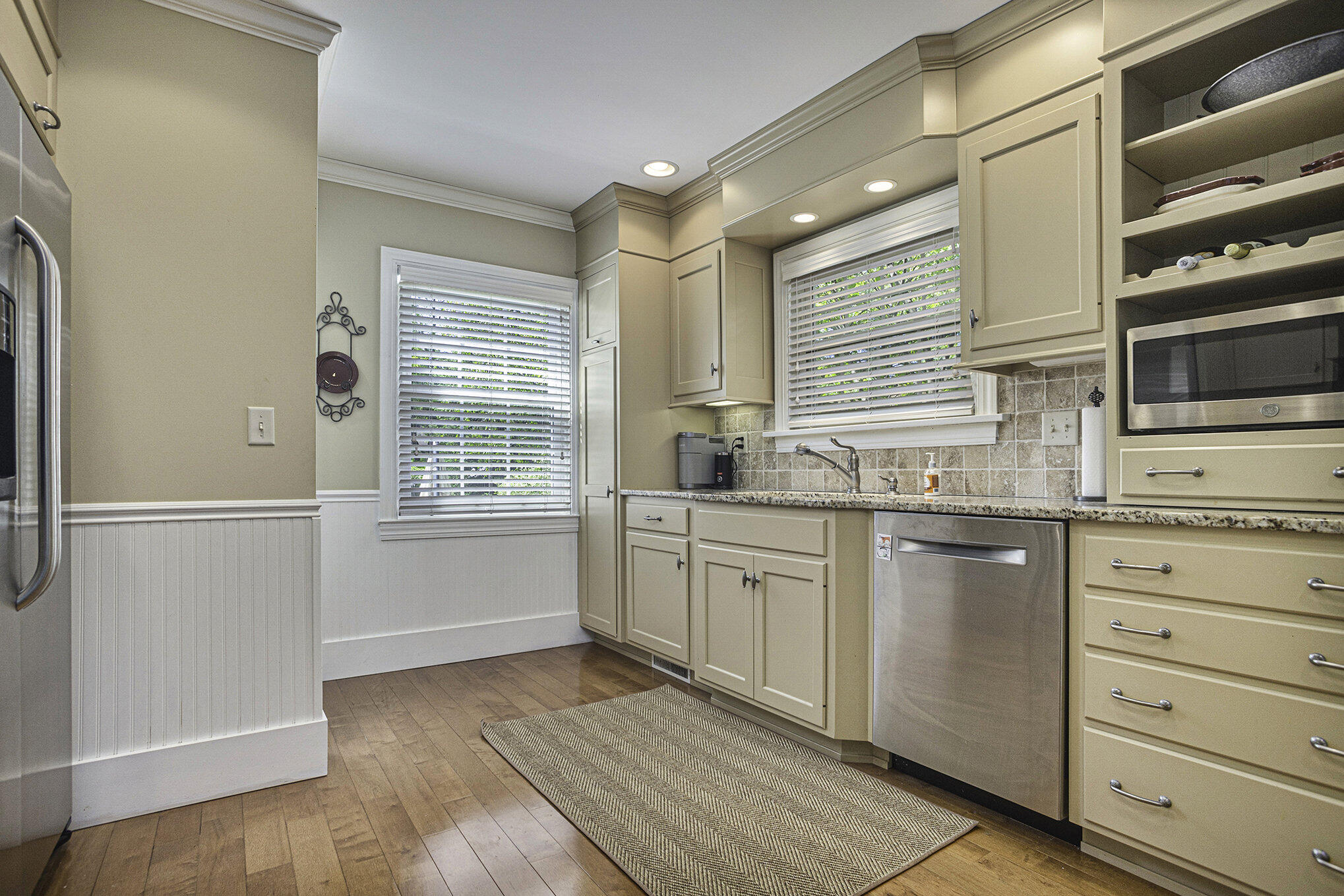 2328 Tipperary Road Kalamazoo, MI 49008 - Photo 6 of 25 007_eosr0106