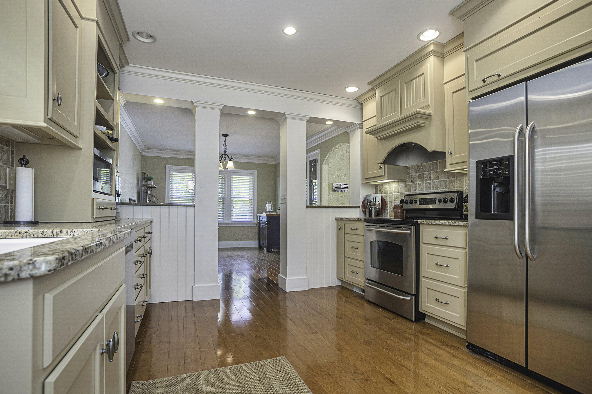 2328 Tipperary Road Kalamazoo, MI 49008 - Photo 7 of 25 008_eosr0108