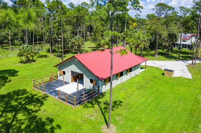 $750 | 1835 Stallion Drive, Unit STALLS, Loxahatchee, FL 33470