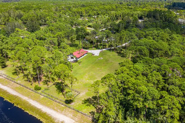 $750 | 1835 Stallion Drive, Unit STALLS, Loxahatchee, FL 33470