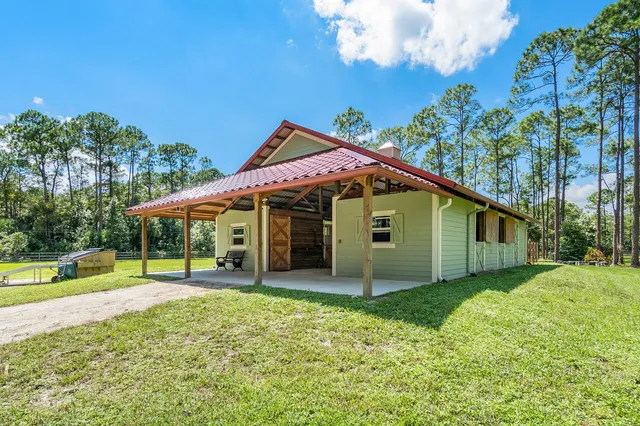 $750 | 1835 Stallion Drive, Unit STALLS, Loxahatchee, FL 33470
