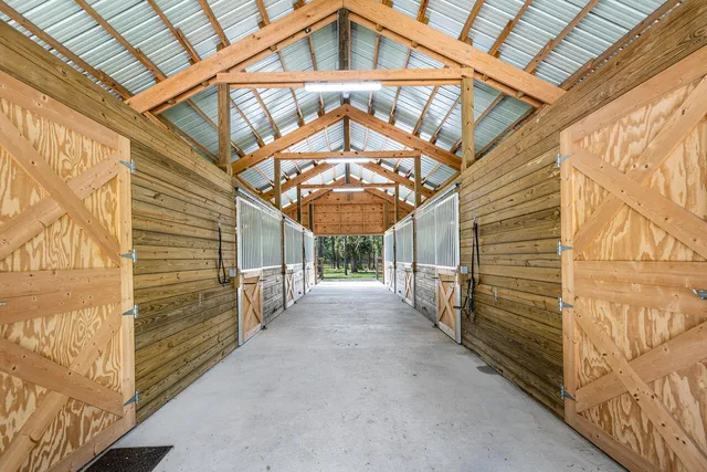 $750 | 1835 Stallion Drive, Unit STALLS, Loxahatchee, FL 33470