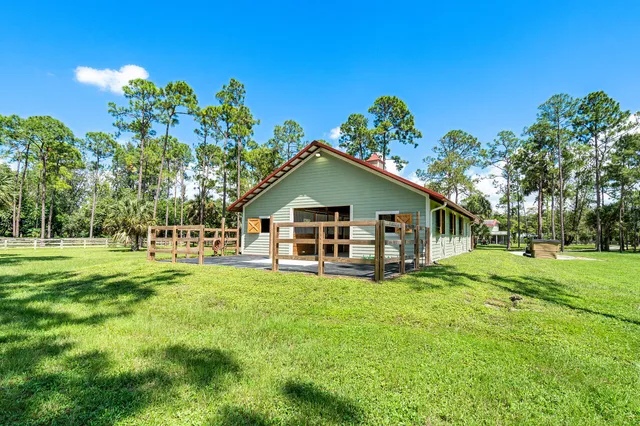 $750 | 1835 Stallion Drive, Unit STALLS, Loxahatchee, FL 33470
