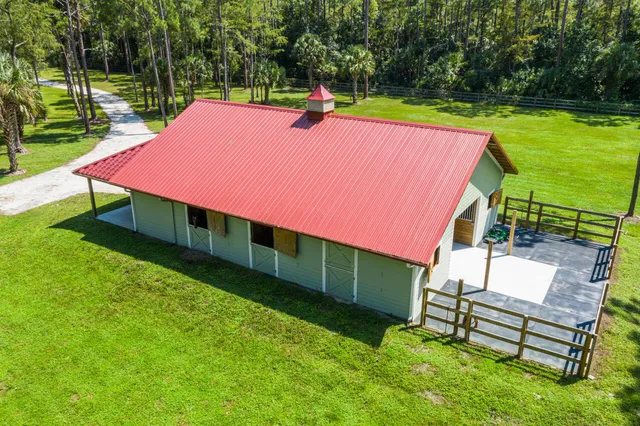 $750 | 1835 Stallion Drive, Unit STALLS, Loxahatchee, FL 33470