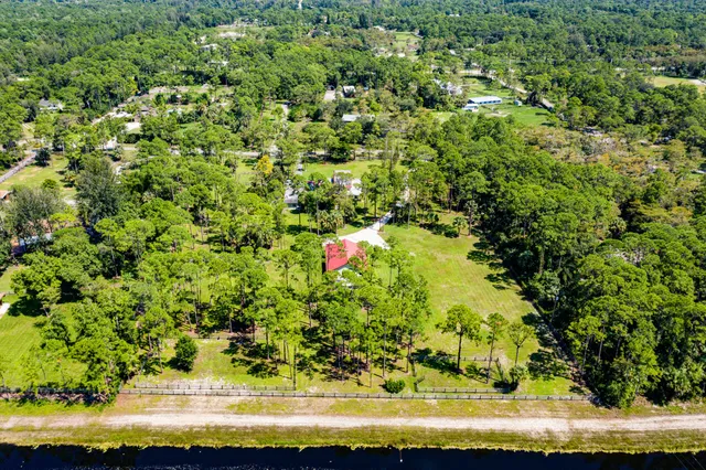 $750 | 1835 Stallion Drive, Unit STALLS, Loxahatchee, FL 33470