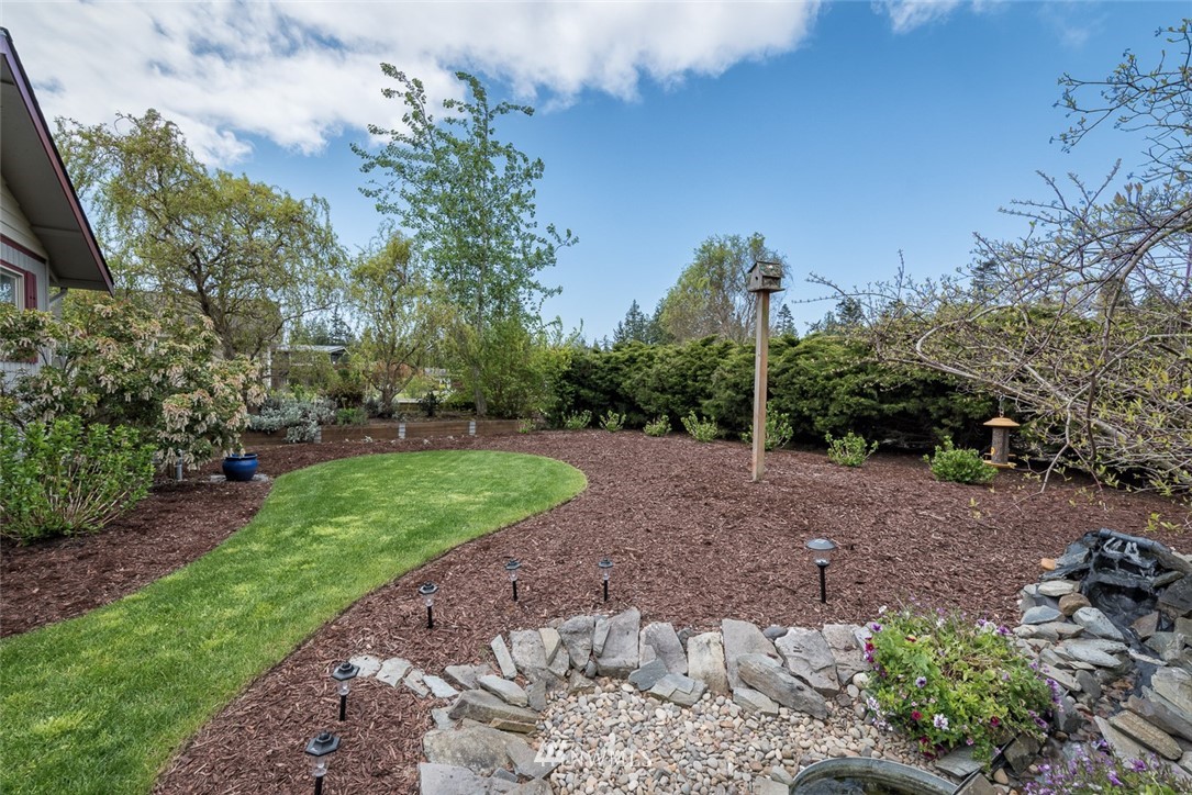 8238 Snohomish Road Blaine, WA 98230 - Photo 3 of 24 Gallery Image 3