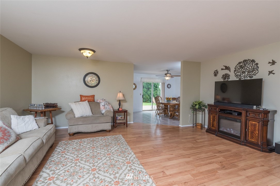 8238 Snohomish Road Blaine, WA 98230 - Photo 6 of 24 Gallery Image 6
