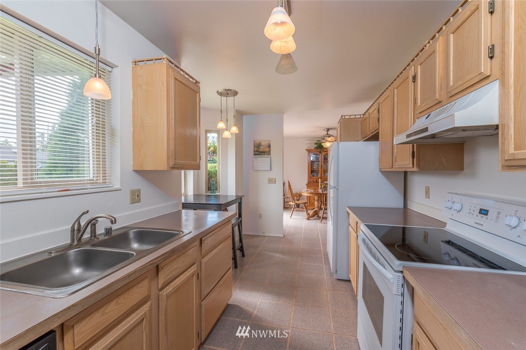 8238 Snohomish Road Blaine, WA 98230 - Photo 9 of 24 Gallery Image 9