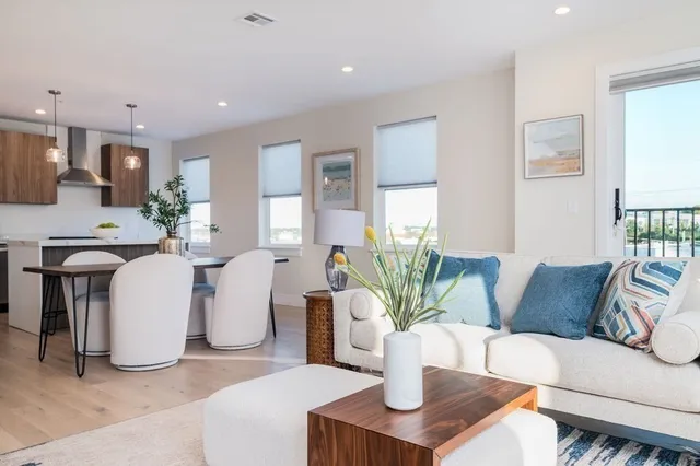 $3,700 | 488 Quincy Avenue, Unit 13, Quincy, MA 02169