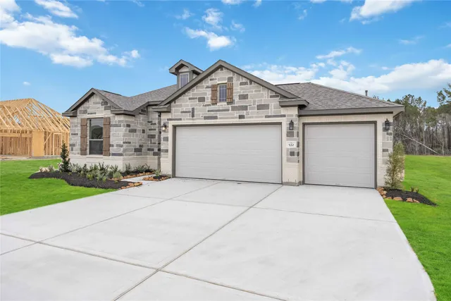 $429,996 | 520 Barton Place Drive, Cleveland, TX 77327