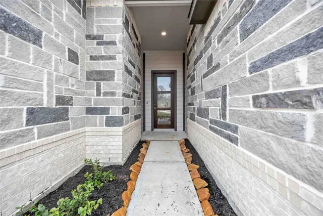 $429,996 | 520 Barton Place Drive, Cleveland, TX 77327