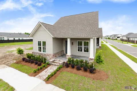 $769,900 | 13751 Sweet Cherry Drive, Baton Rouge, LA 70810