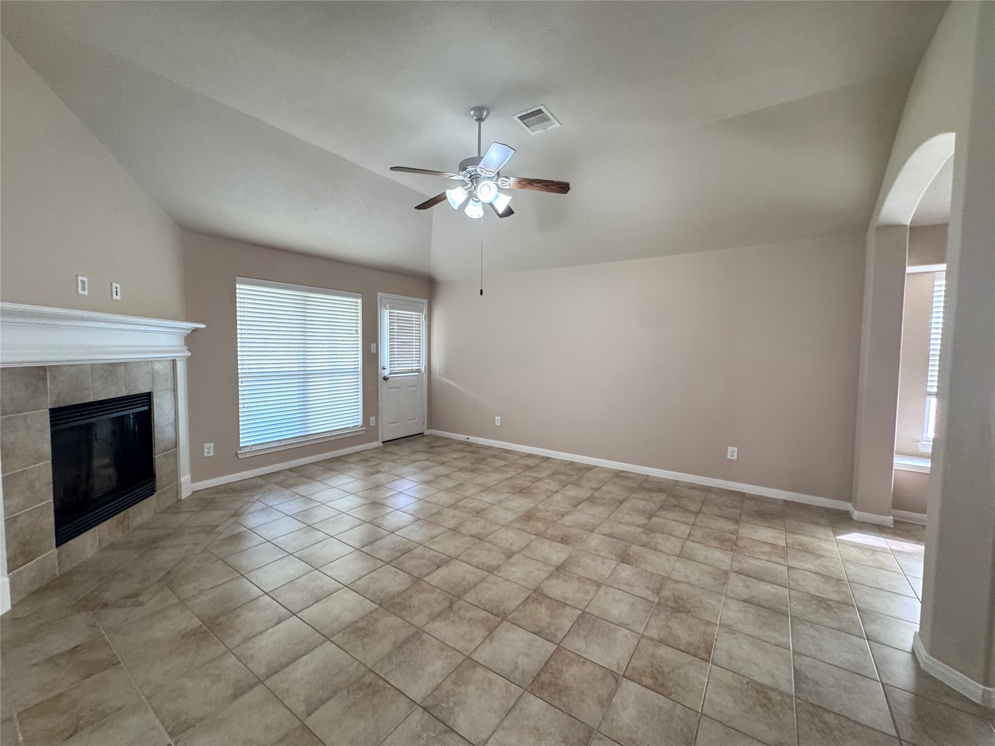 25210 Ginger Ranch Drive Katy, TX 77494 - Photo 7 of 26 Living room