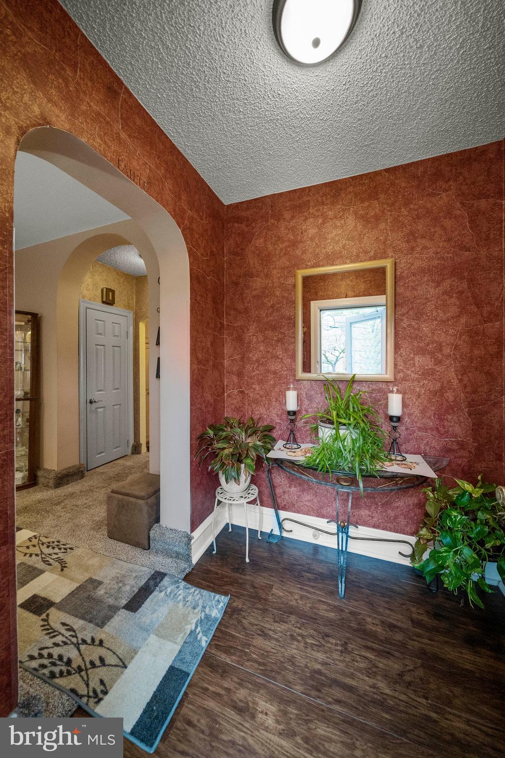 106 Crestview Road Upper Darby, PA 19082 - Photo 4 of 48