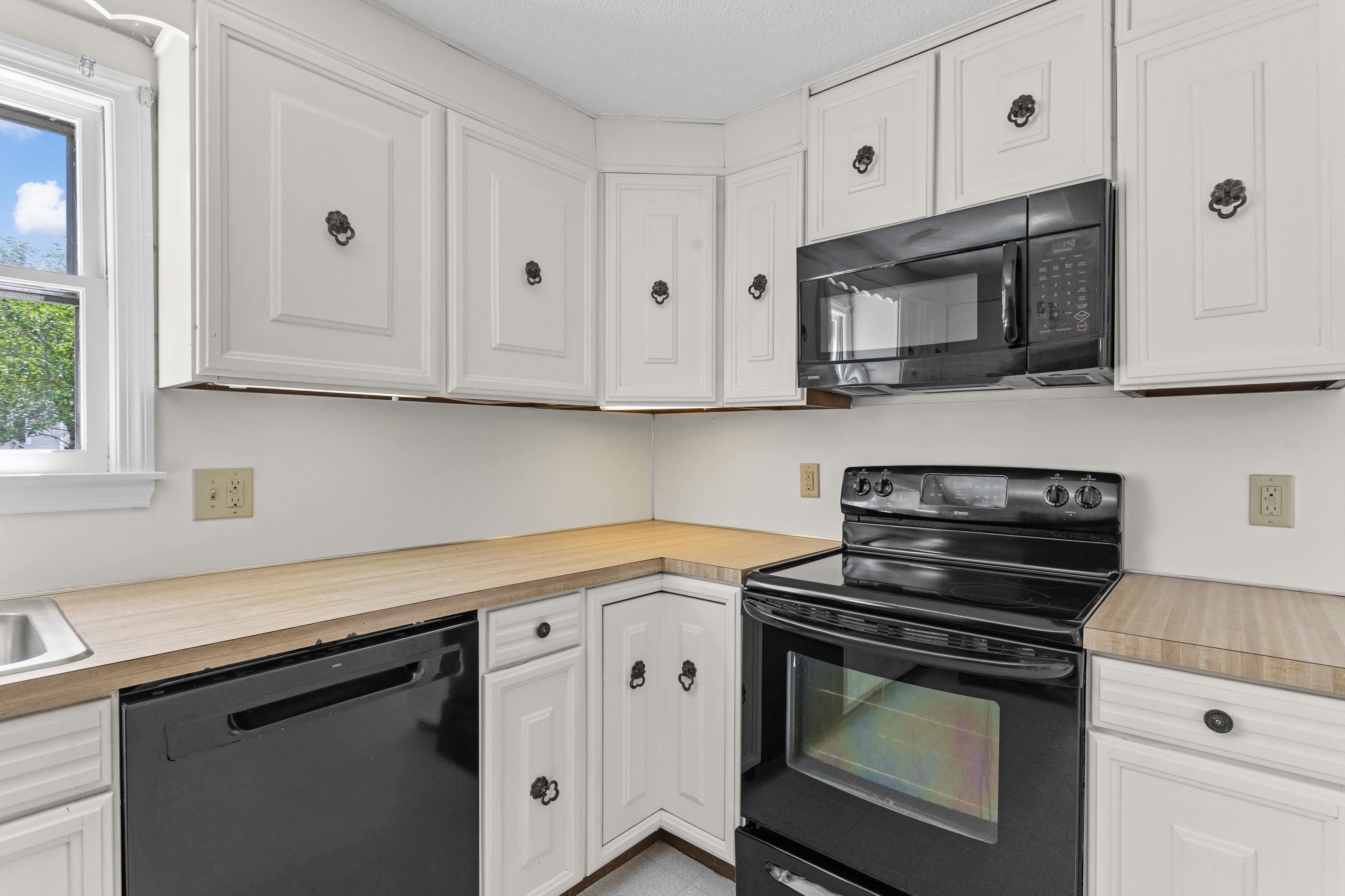 10 Colonial Circle Hampton, NH 03842 - Photo 11 of 58