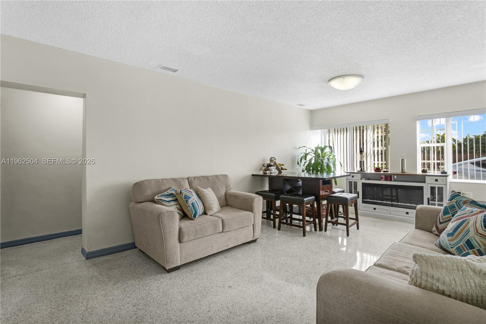 4630 Southwest 97th Avenue Miami, FL 33165 - Photo 17 of 40