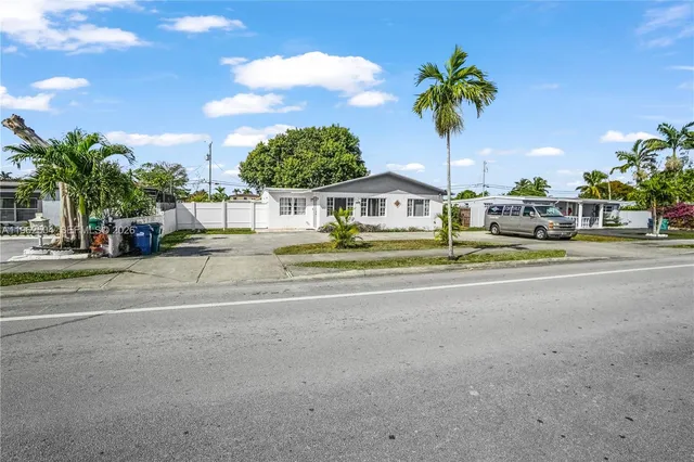 $610,000 | 4630 Southwest 97th Avenue, Miami, FL 33165