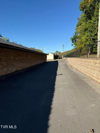 $350,000 | 1801 West Lakeview Drive, Johnson City, TN 37601